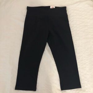 Cropped black leggings